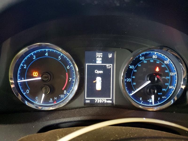 2017 TOYOTA COROLLA SE 9