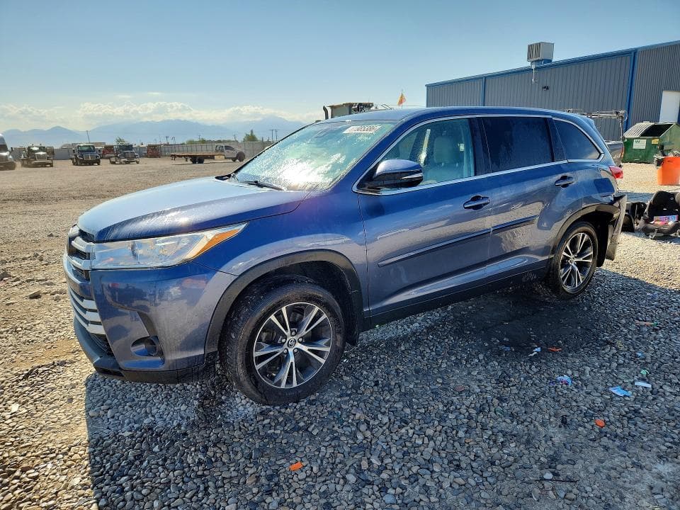 2019 TOYOTA HIGHLANDER LE - 1