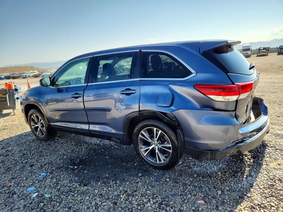 2019 TOYOTA HIGHLANDER LE 2