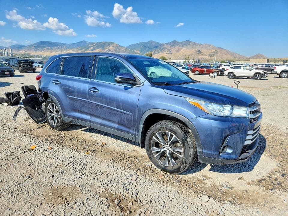 2019 TOYOTA HIGHLANDER LE 4