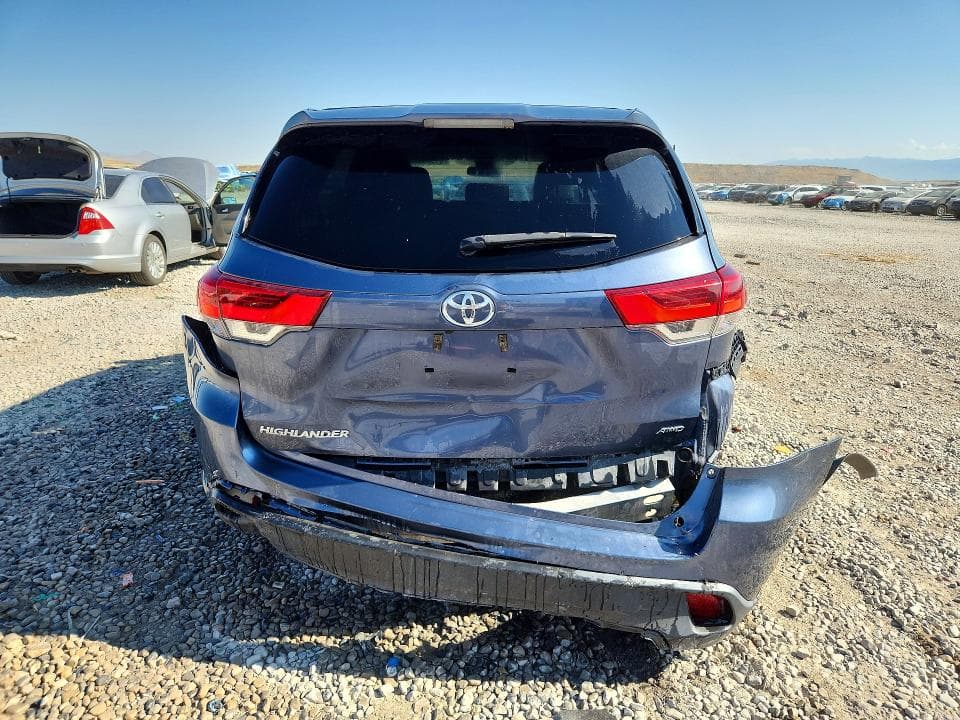2019 TOYOTA HIGHLANDER LE 6