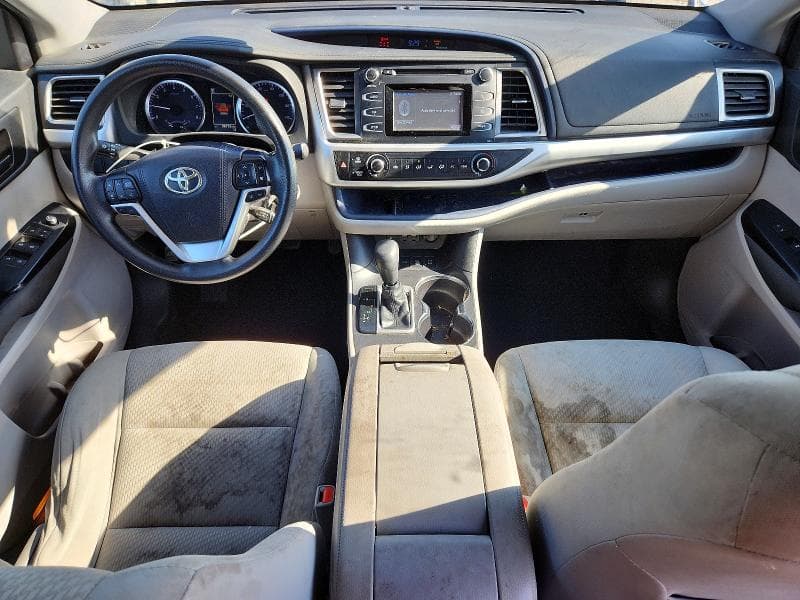 2019 TOYOTA HIGHLANDER LE 8