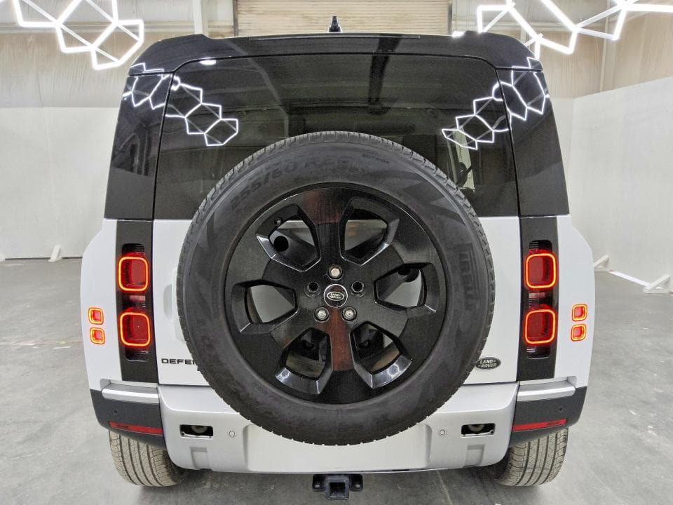 2020 LAND ROVER DEFENDER 110 HSE 6