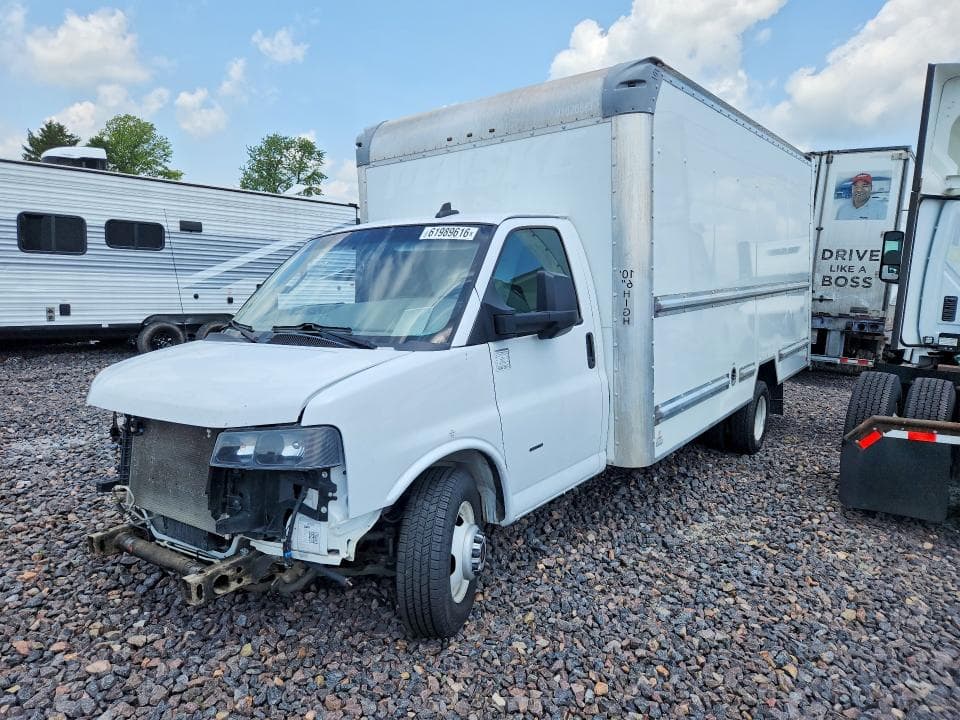 2022 GMC SAVANA CUT BOX TRUCK