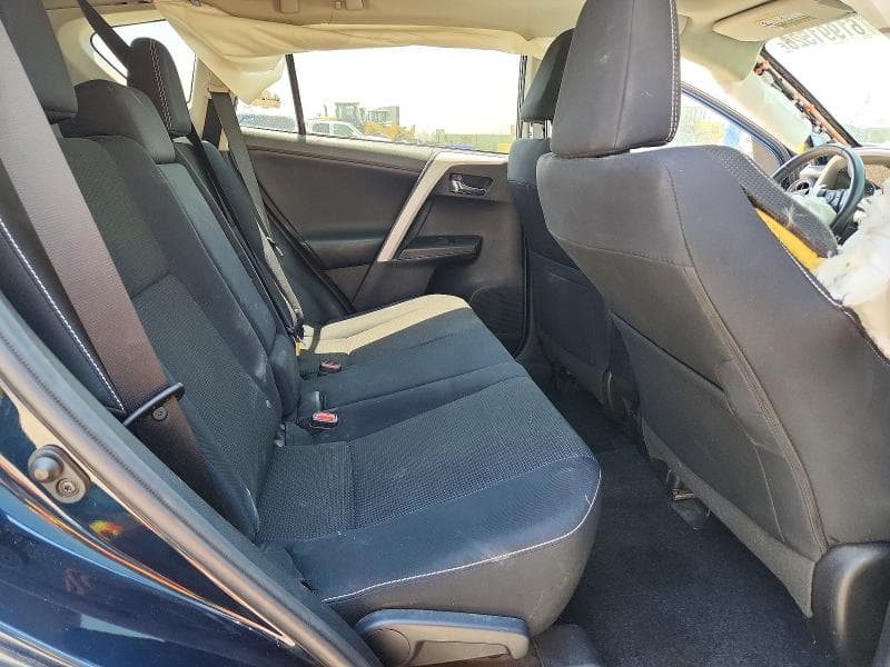 2017 TOYOTA RAV4 XLE 11