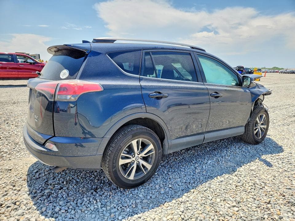 2017 TOYOTA RAV4 XLE 3
