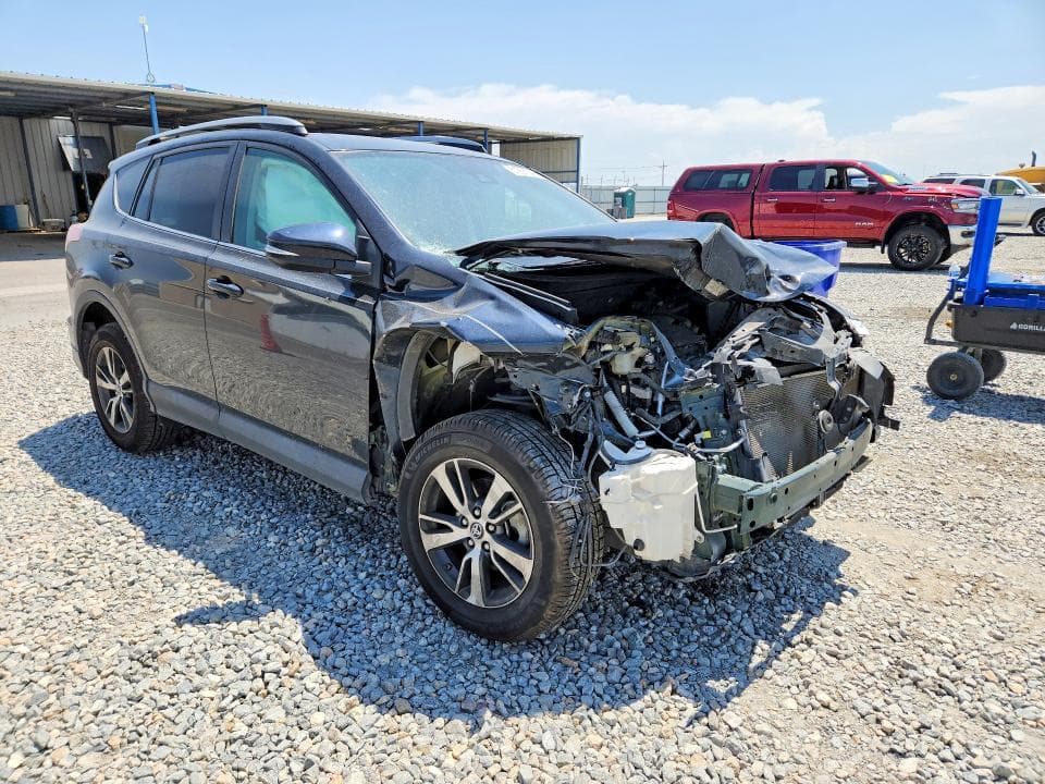 2017 TOYOTA RAV4 XLE 4
