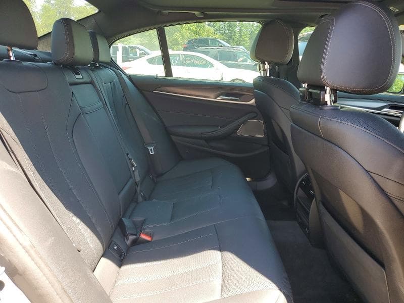 2022 BMW 530 XI 10