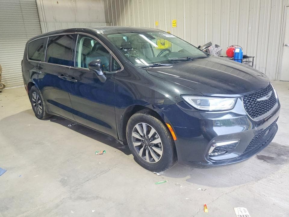 2023 CHRYSLER PACIFICA HYBRID TOURING L 4
