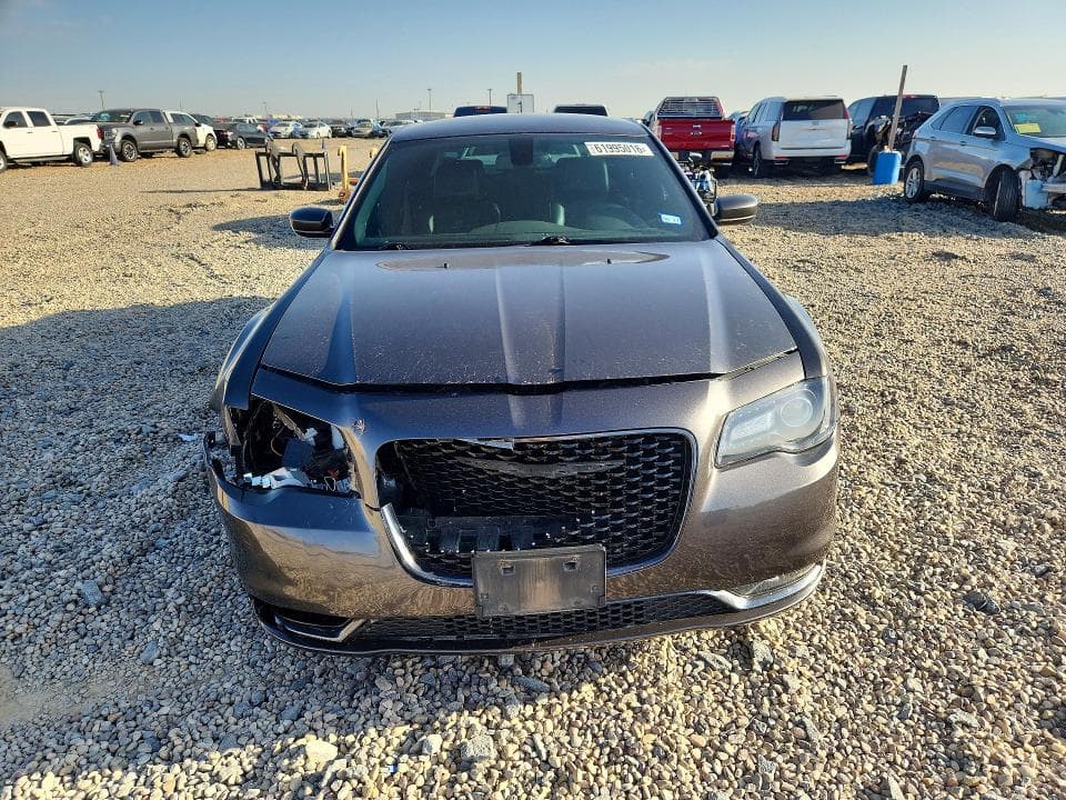 2018 CHRYSLER 300 S 5