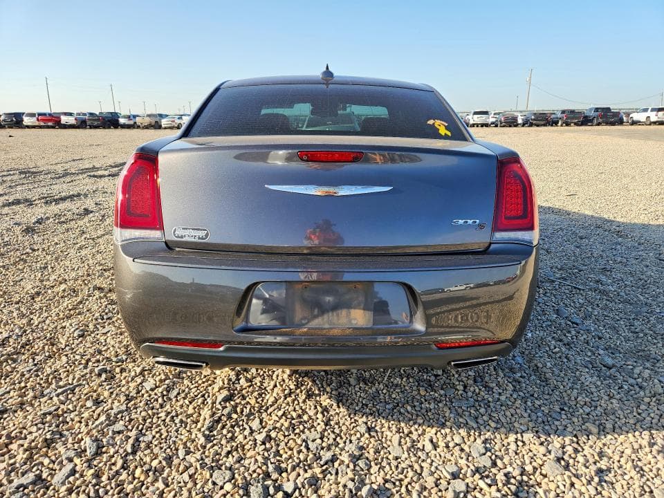 2018 CHRYSLER 300 S 6