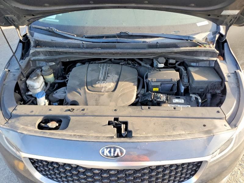 2018 KIA SEDONA LX 12