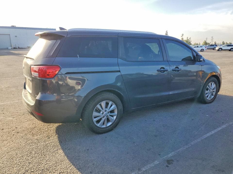 2018 KIA SEDONA LX 3