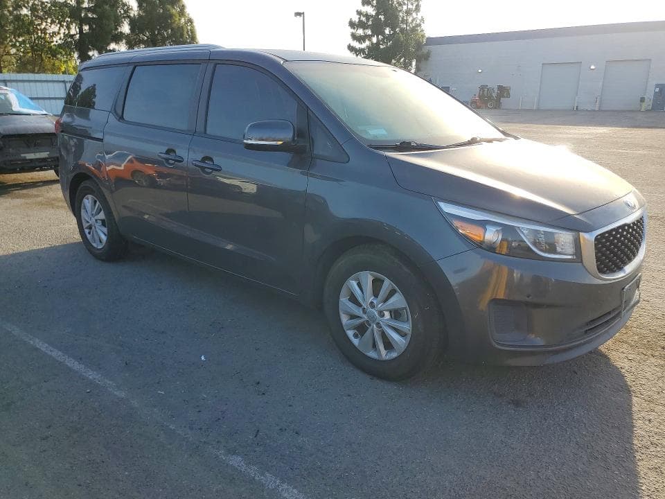 2018 KIA SEDONA LX 4