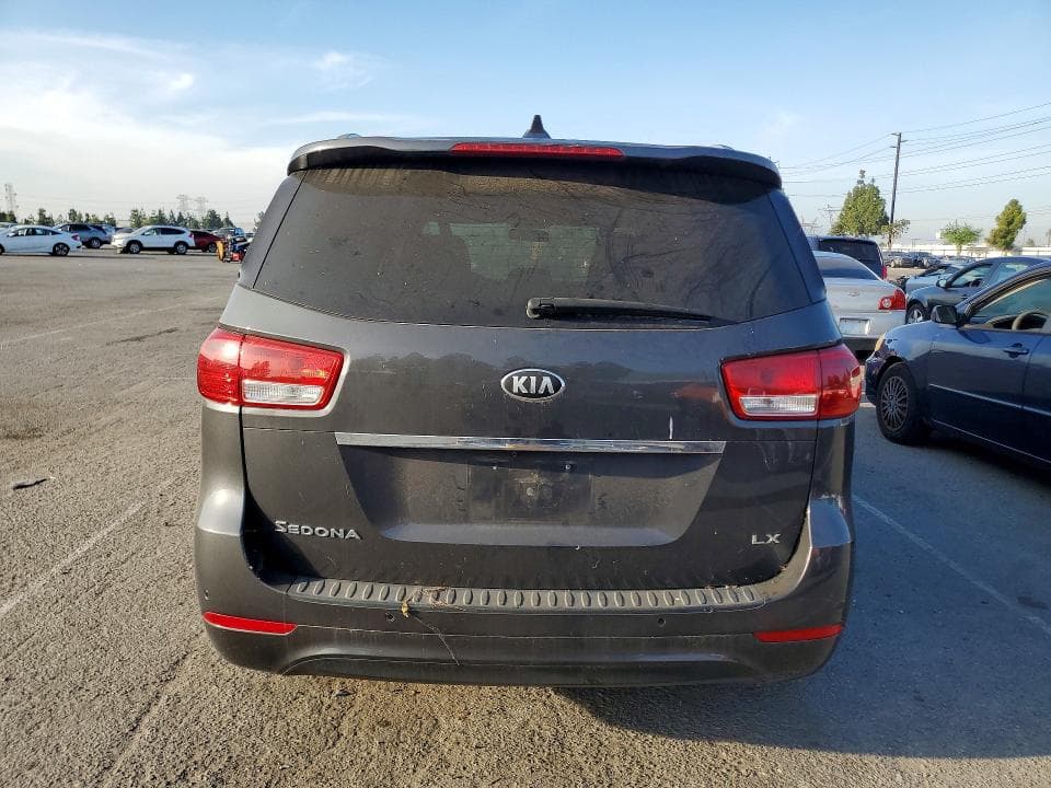 2018 KIA SEDONA LX 6