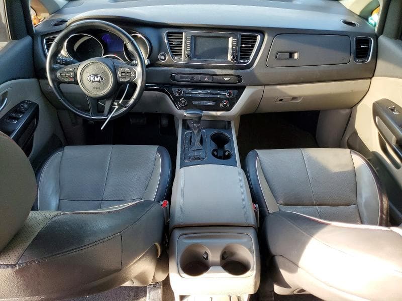 2018 KIA SEDONA LX 8