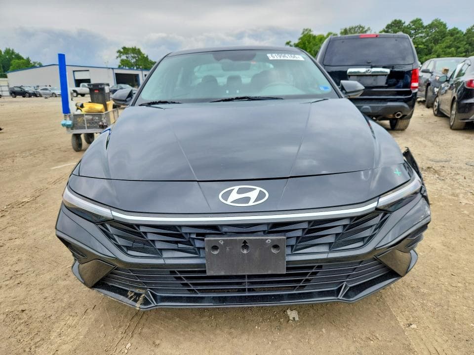 2024 HYUNDAI ELANTRA SEL 5