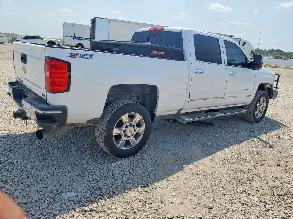2017 CHEVROLET SILVERADO K2500 HEAVY DUTY LTZ 3