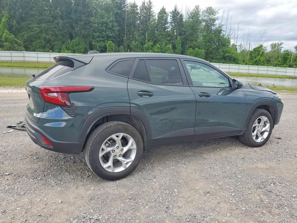 2025 CHEVROLET TRAX LS 3