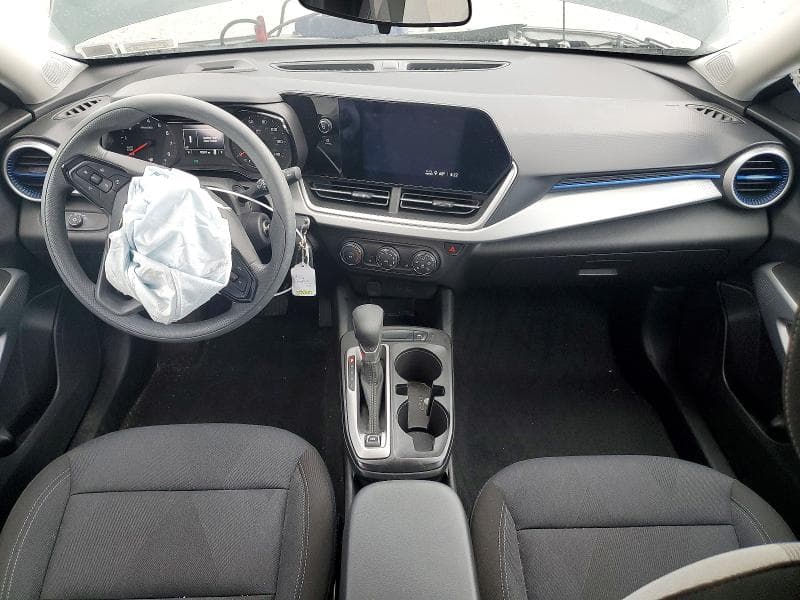 2025 CHEVROLET TRAX LS 8