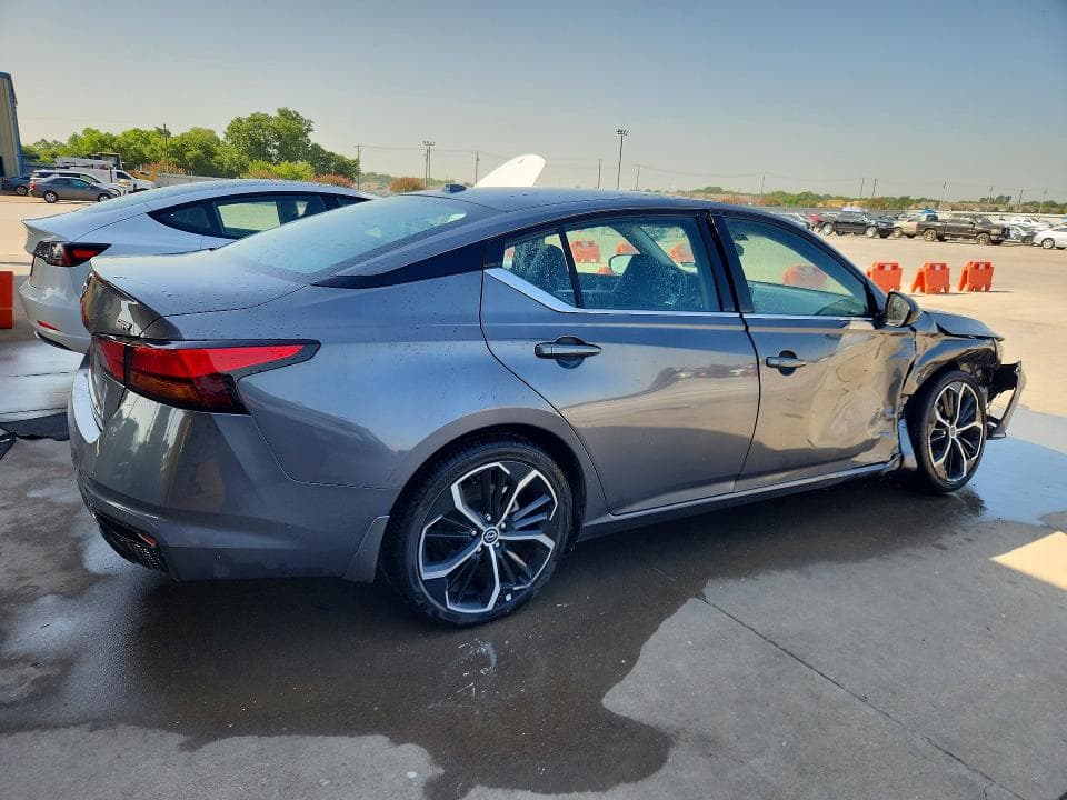 2025 NISSAN ALTIMA SR 3