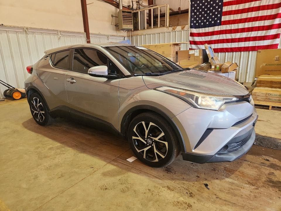 2018 TOYOTA C-HR XLE 4