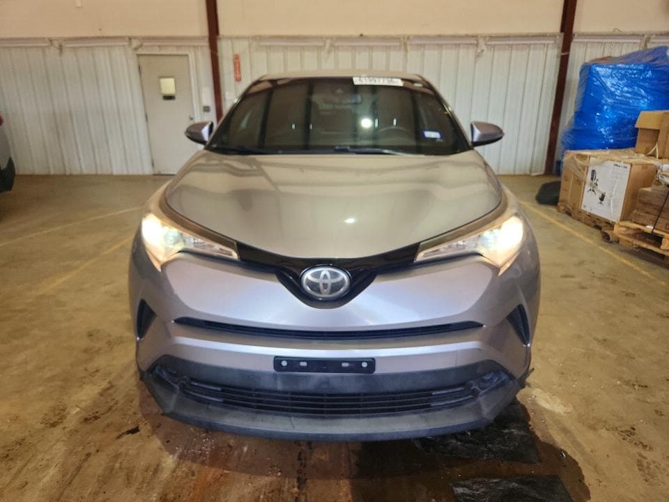 2018 TOYOTA C-HR XLE 5