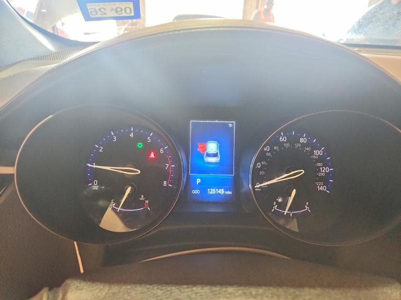 2018 TOYOTA C-HR XLE 9