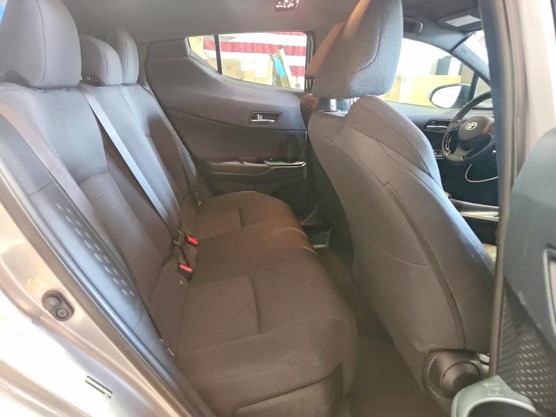 2018 TOYOTA C-HR XLE 10