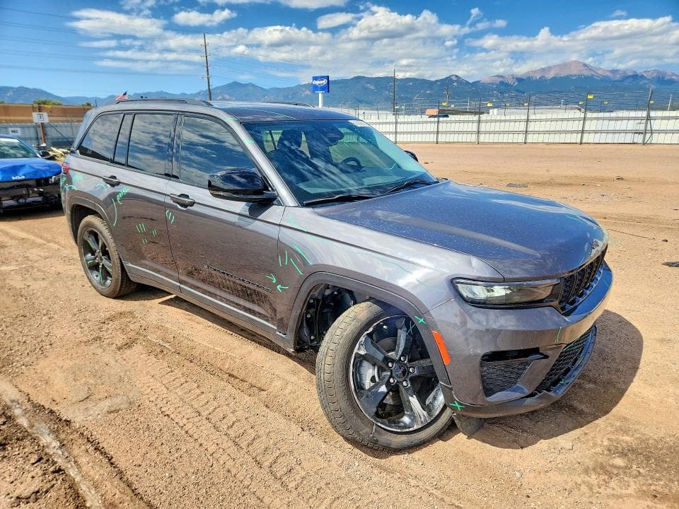2023 JEEP GRAND CHEROKEE LIMITED 4