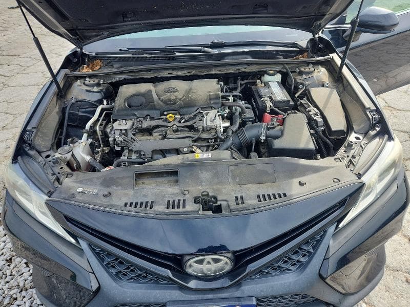 2018 TOYOTA CAMRY SE 11