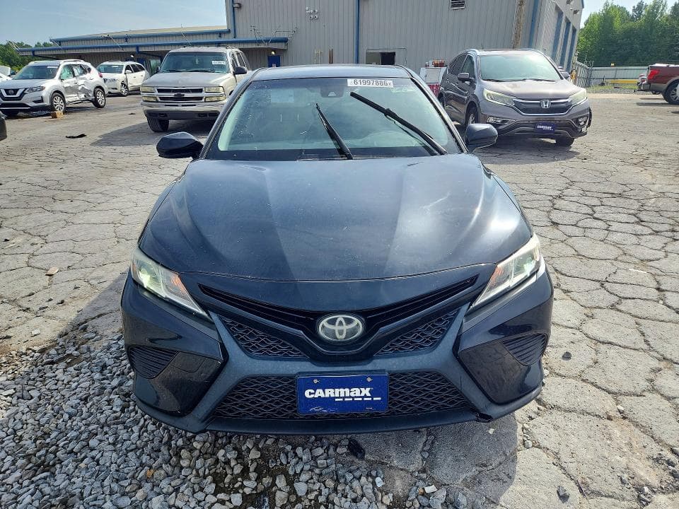 2018 TOYOTA CAMRY SE 5