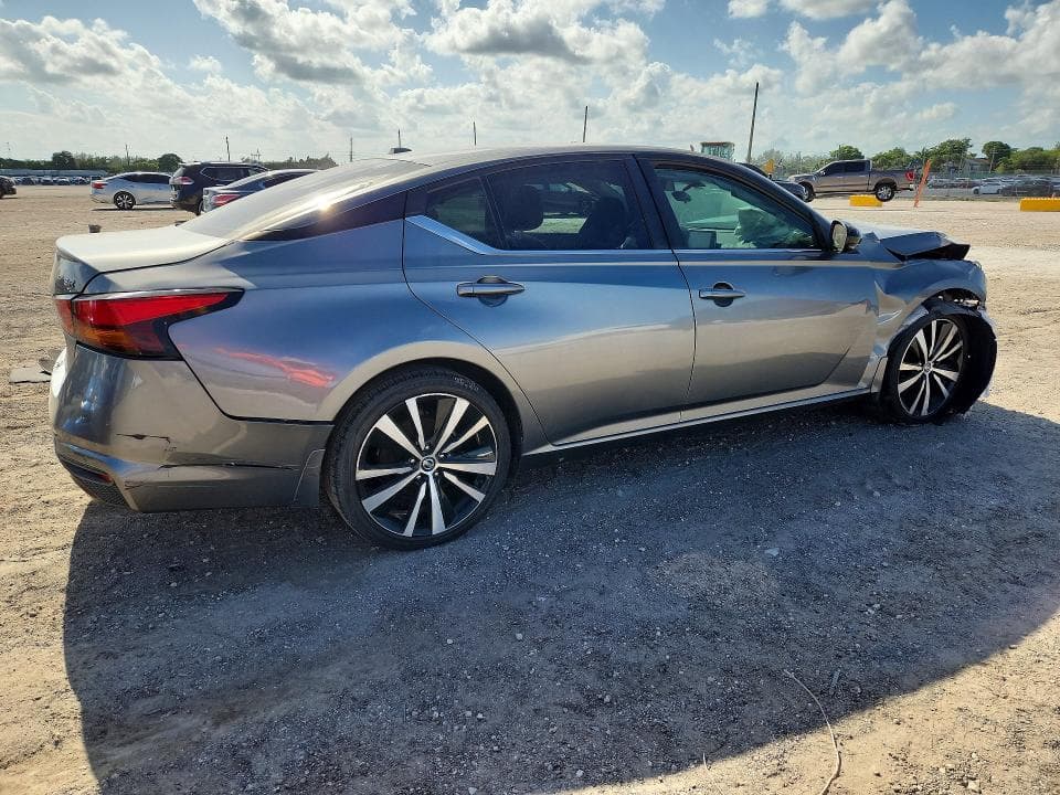 2021 NISSAN ALTIMA SR 3