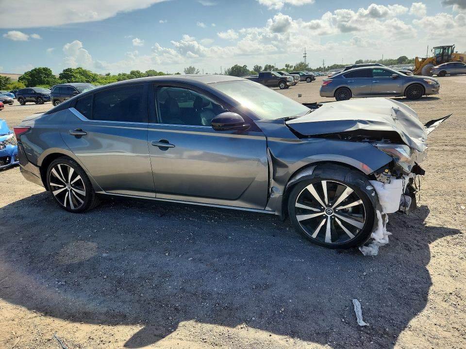 2021 NISSAN ALTIMA SR 4