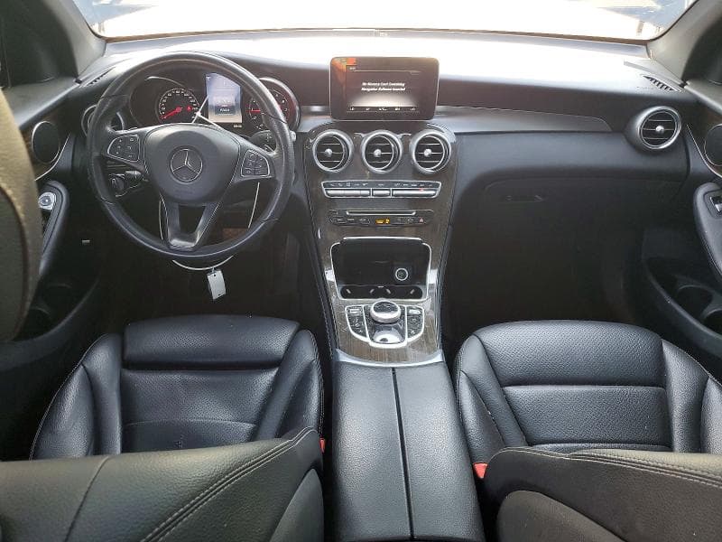 2017 MERCEDES-BENZ GLC 300 4MATIC 8