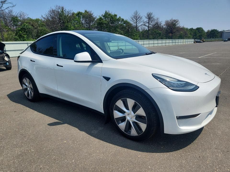 2022 TESLA MODEL Y 4