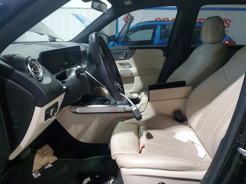 2022 MERCEDES-BENZ GLB 250 7