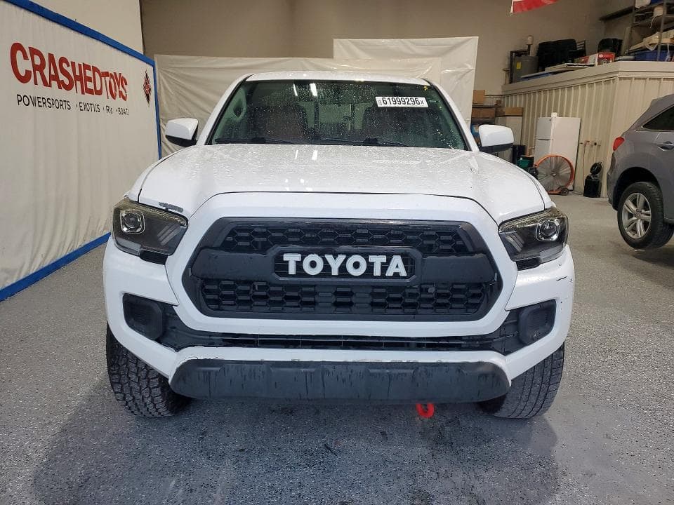 2017 TOYOTA TACOMA SR 5