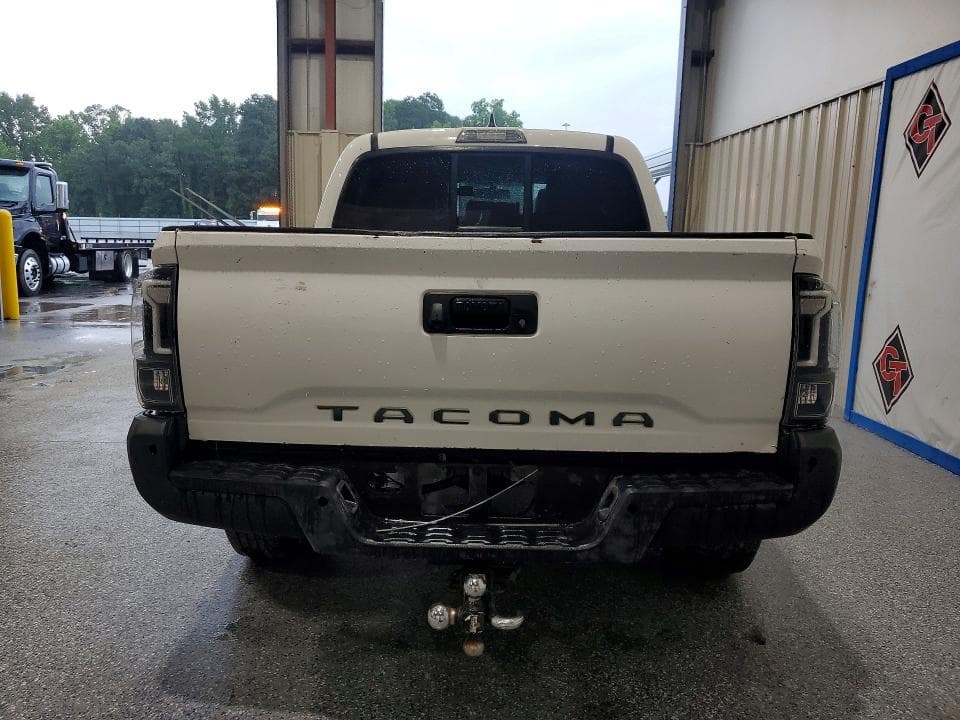 2017 TOYOTA TACOMA SR 6