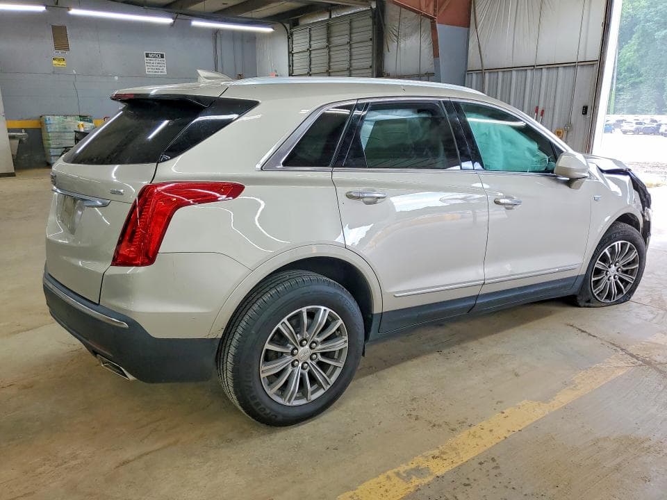 2017 CADILLAC XT5 LUXURY 3