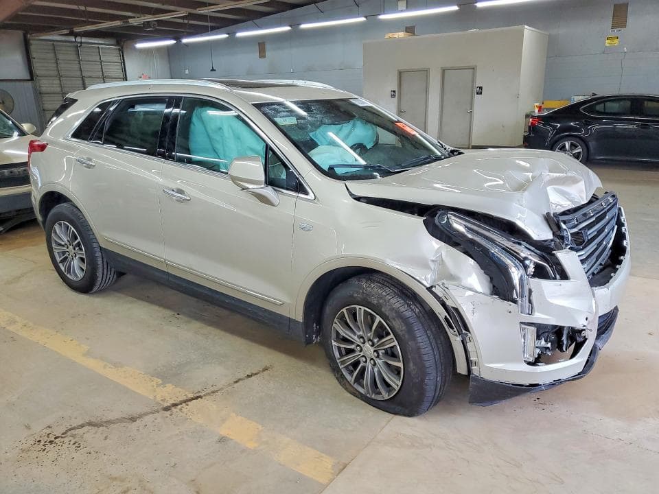 2017 CADILLAC XT5 LUXURY 4