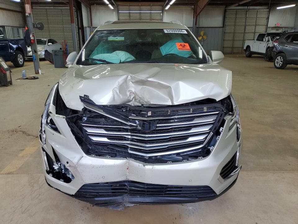 2017 CADILLAC XT5 LUXURY 5