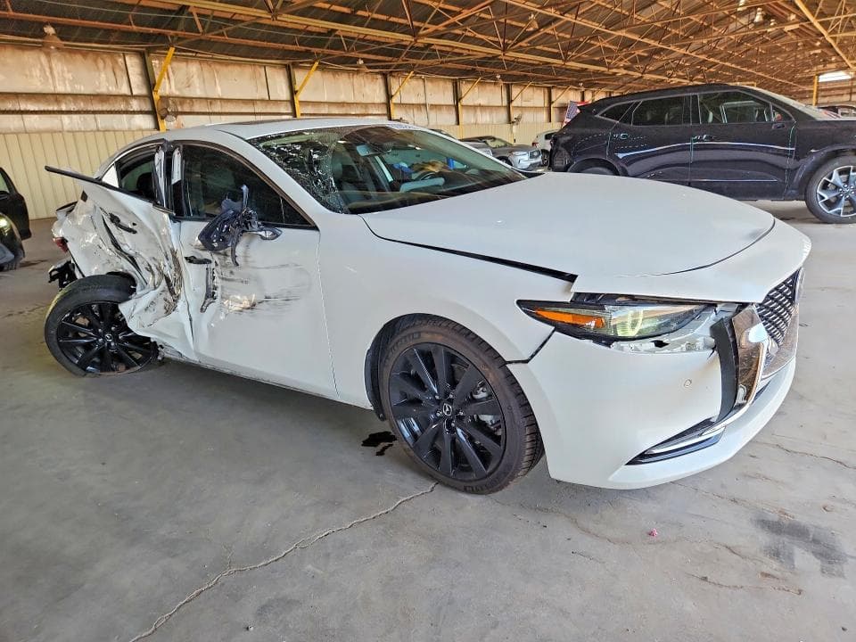 2023 MAZDA 3 PREMIUM PLUS 4