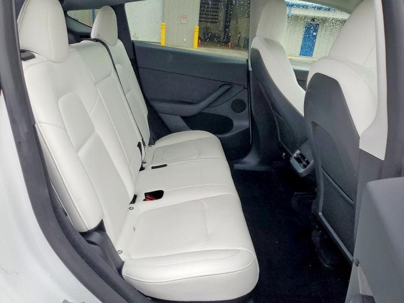 2023 TESLA MODEL Y 10