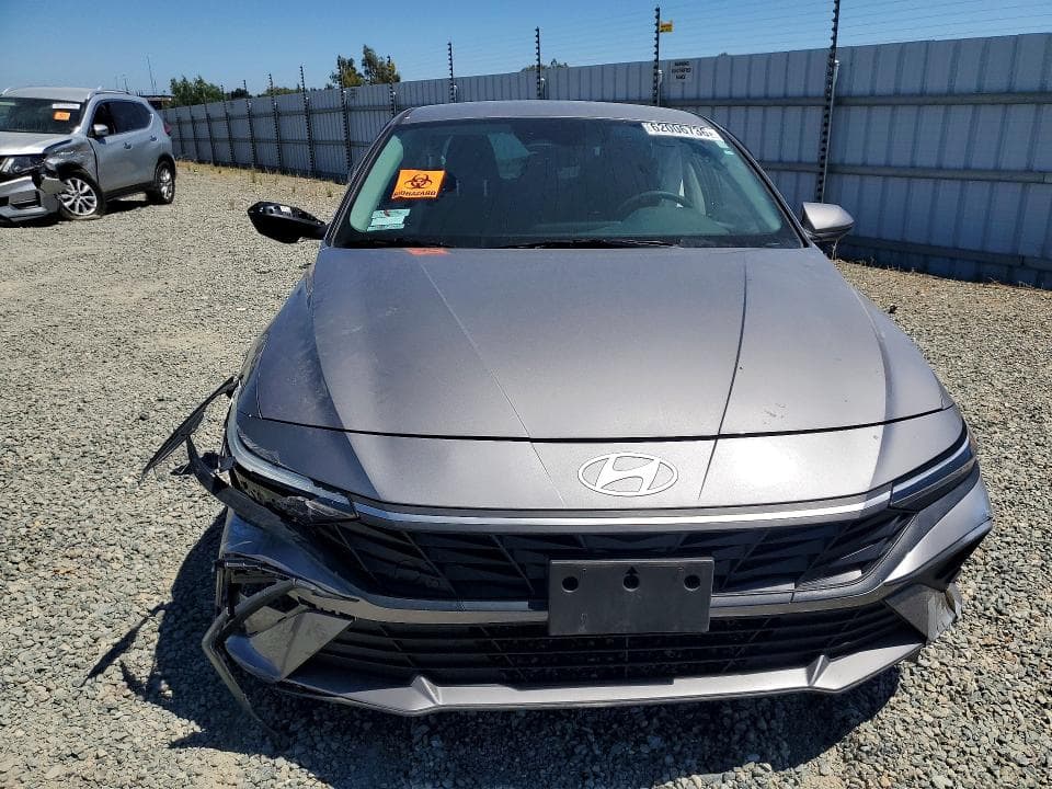 2024 HYUNDAI ELANTRA BLUE 5