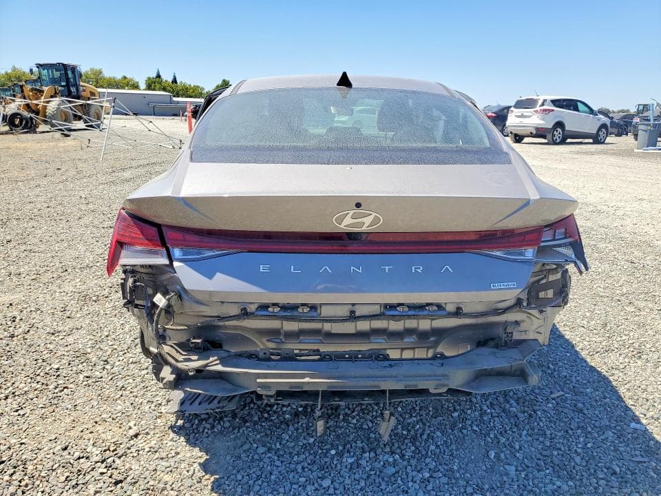 2024 HYUNDAI ELANTRA BLUE 6