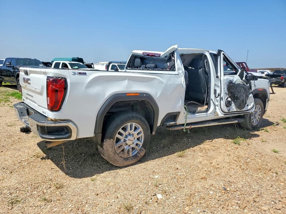 2022 GMC SIERRA K2500 SLT 3
