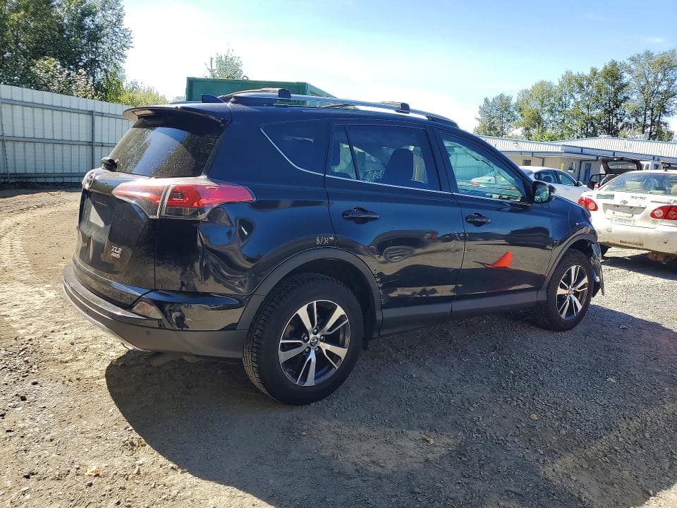 2018 TOYOTA RAV4 XLE 3