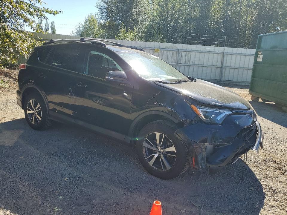 2018 TOYOTA RAV4 XLE 4