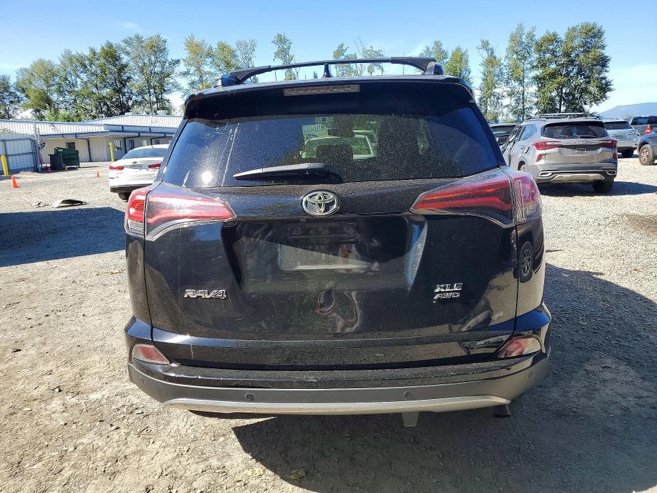 2018 TOYOTA RAV4 XLE 6